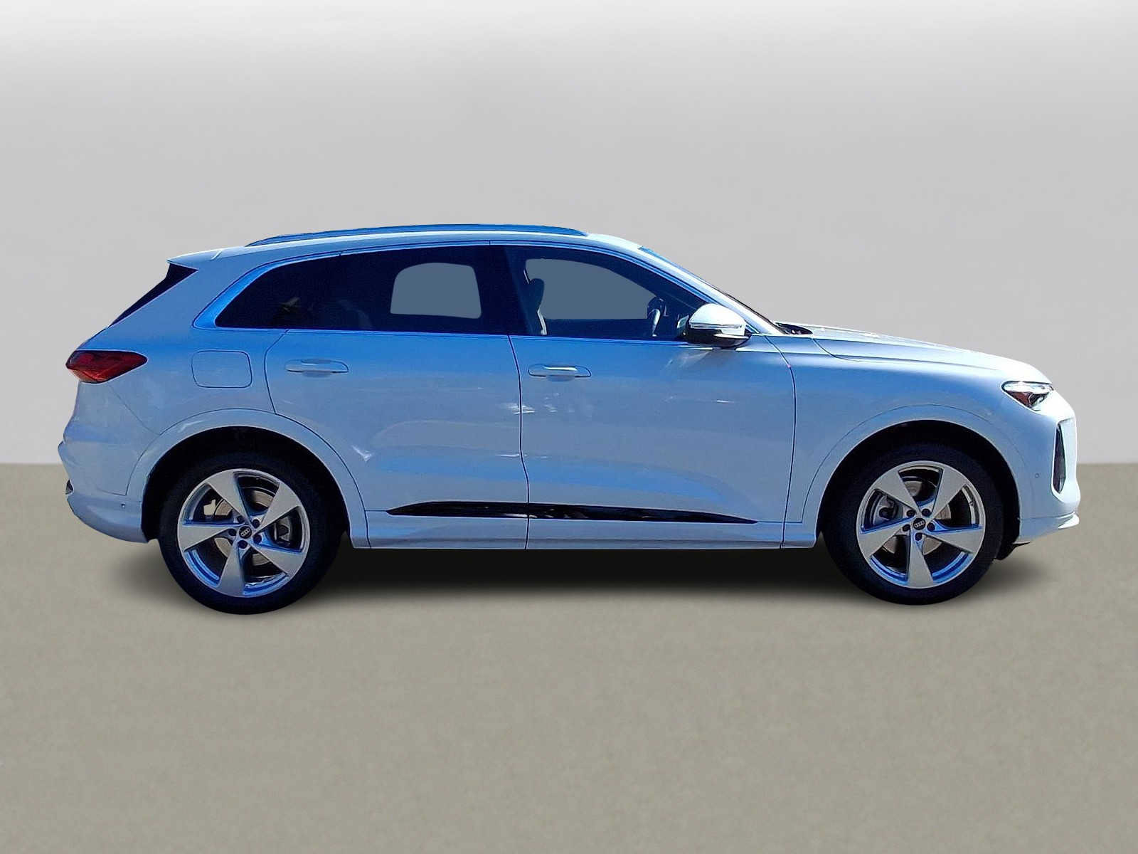 Used 2025 Audi Q5 Prestige AWD/4WD image 32