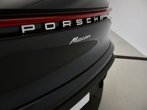 New 2026 Porsche Macan AWD/4WD image 12