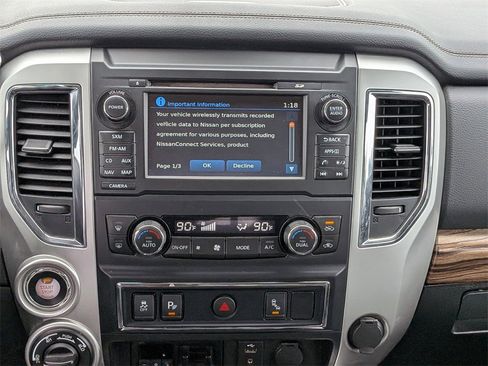 Used 2018 Nissan Titan SL w/ Chrome Package image 19