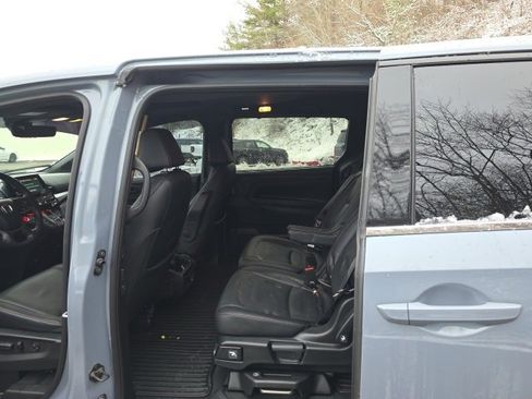 Used 2024 Honda Odyssey Sport image 12