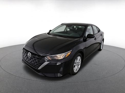 Used 2025 Nissan Sentra S FWD image 3