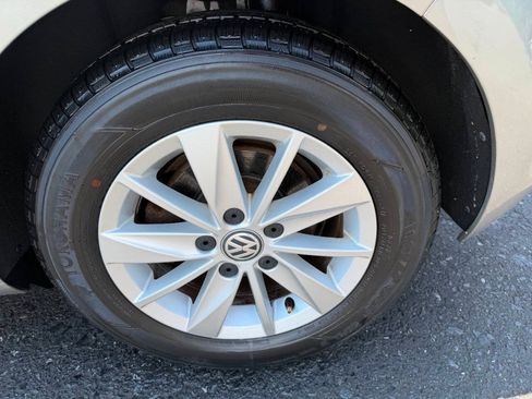 Used 2015 Volkswagen Golf S FWD image 12