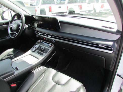 Used 2025 Hyundai Palisade SEL FWD image 18