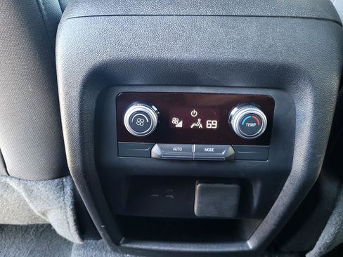 Used 2025 GMC Acadia Elevation FWD image 13