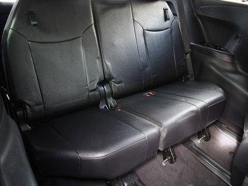 Used 2025 Toyota Sienna Limited image 31