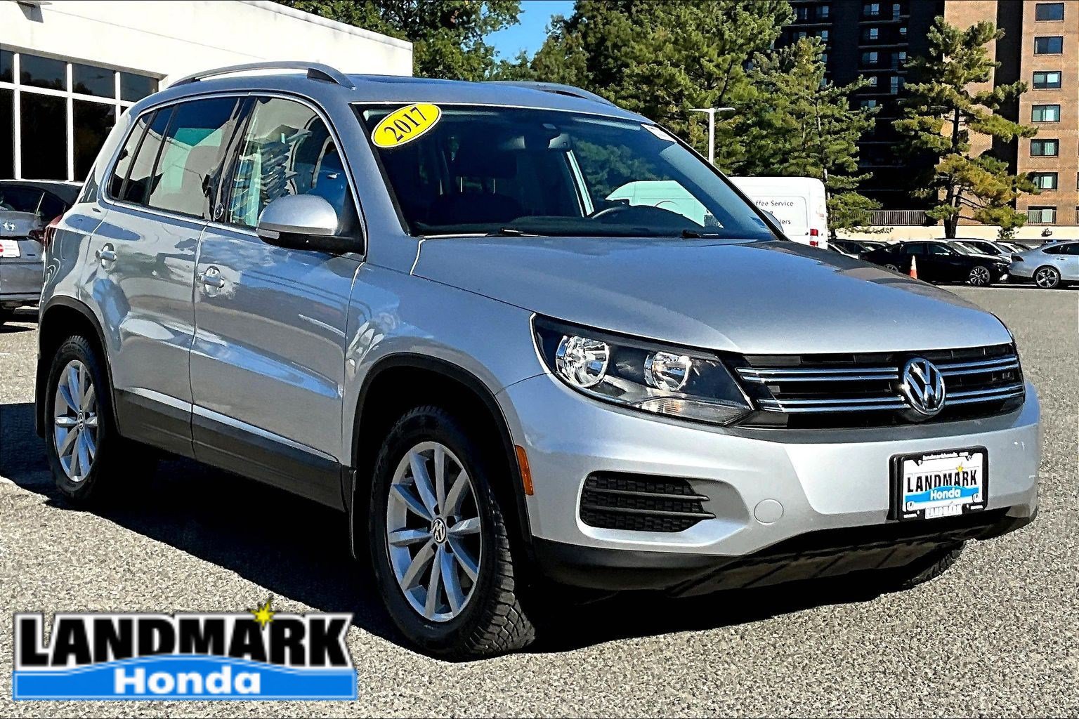 Used 2017 Volkswagen Tiguan Wolfsburg Edition AWD/4WD image 11