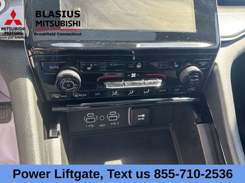 Used 2023 Jeep Grand Cherokee Altitude AWD/4WD image 28