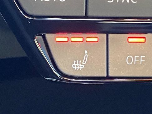 Used 2023 Audi Q4 e-tron Premium Plus w/ Premium Plus image 15