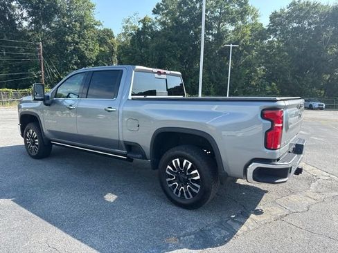 Used 2025 Chevrolet Silverado 2500 LTZ w/ LTZ Plus Package AWD/4WD image 10
