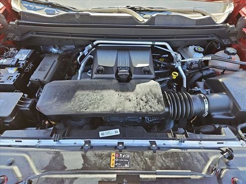Used 2025 Chevrolet Colorado ZR2 AWD/4WD image 23