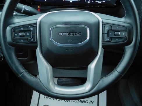 Used 2023 GMC Yukon Denali image 17