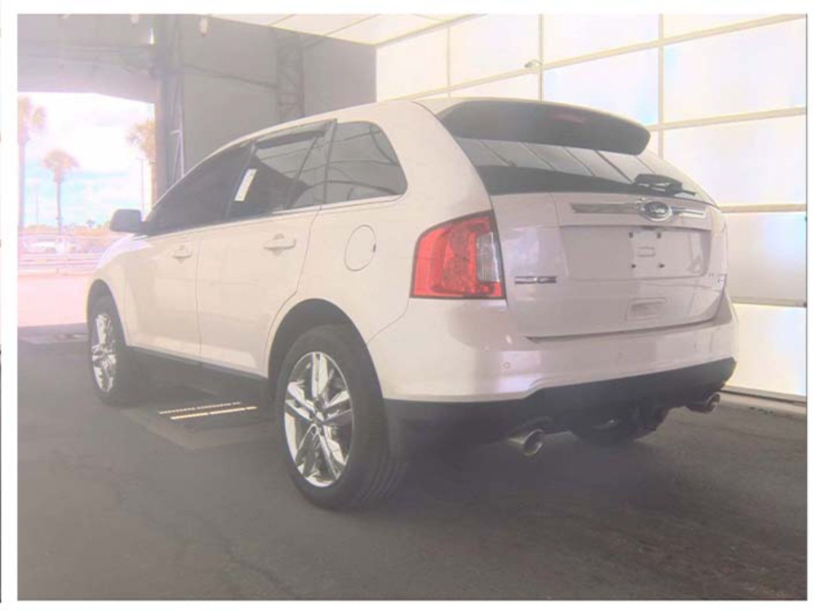 Used 2014 Ford Edge Limited w/ Driver Entry Package AWD/4WD image 2