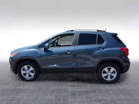 Used 2022 Chevrolet Trax LT w/ LT Convenience Package AWD/4WD image 4
