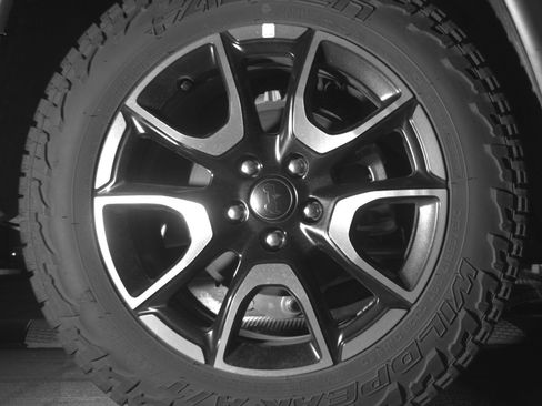 Used 2025 Jeep Compass Trailhawk AWD/4WD image 15