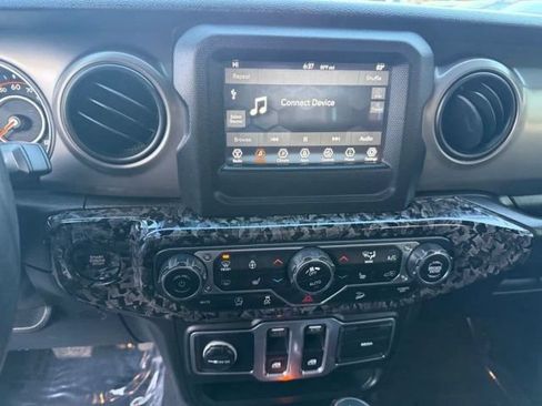 Used 2018 Jeep Wrangler Sport AWD/4WD image 12