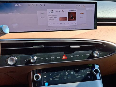 New 2026 Genesis GV70 2.5T Advanced AWD/4WD image 17