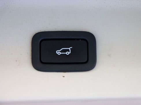 Used 2015 Land Rover Range Rover HSE image 25