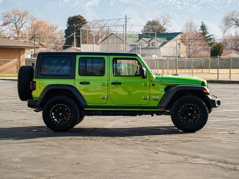 Used 2018 Jeep Wrangler Unlimited Sport image 4