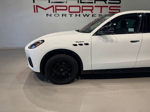 Used 2025 Maserati Grecale Modena AWD/4WD image 3