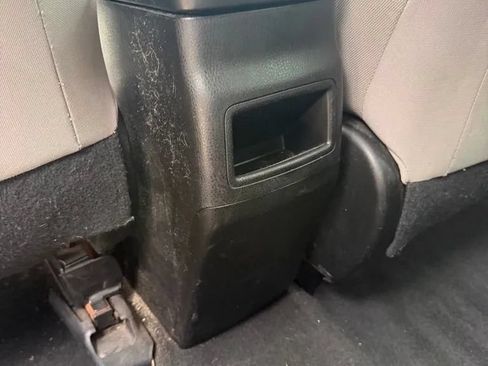 Used 2018 Toyota Corolla LE FWD image 11