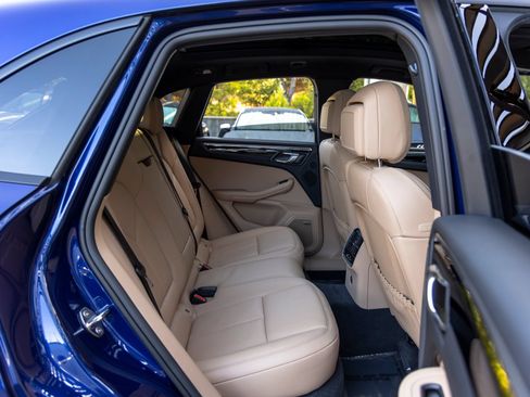 Certified 2026 Porsche Macan AWD/4WD image 50