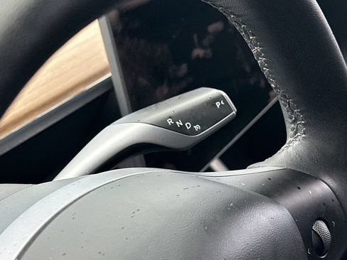 Used 2023 Tesla Model Y Long Range AWD/4WD image 18