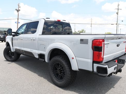 New 2026 Ford F250 Lariat w/ Black Appearance Package AWD/4WD image 7