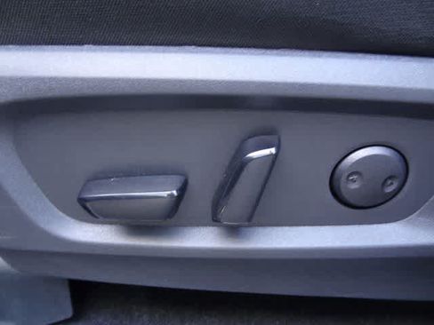 Used 2025 Nissan Pathfinder SV FWD image 6