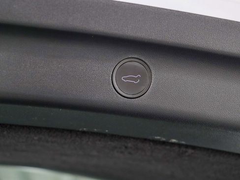 Used 2023 Tesla Model Y Performance image 29