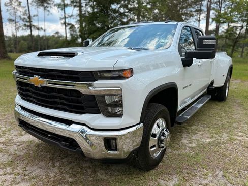 Used 2025 Chevrolet Silverado 3500 LT w/ Safety Package AWD/4WD image 1