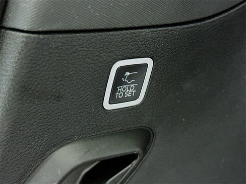 Used 2022 Jeep Wagoneer Series III w/ Premium Group I image 33