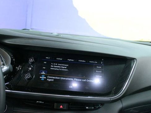 Used 2023 Buick Envision Essence image 18