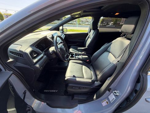 Used 2024 Honda Odyssey Sport image 17