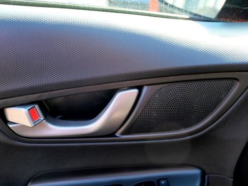 Used 2021 Hyundai Kona Ultimate image 12