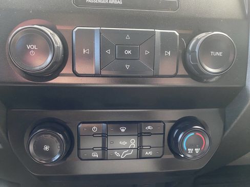 Used 2022 Ford F250 XL w/ Power Equipment Group image 28