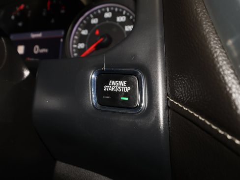Used 2023 GMC Acadia SLT w/ Preferred Package FWD image 15