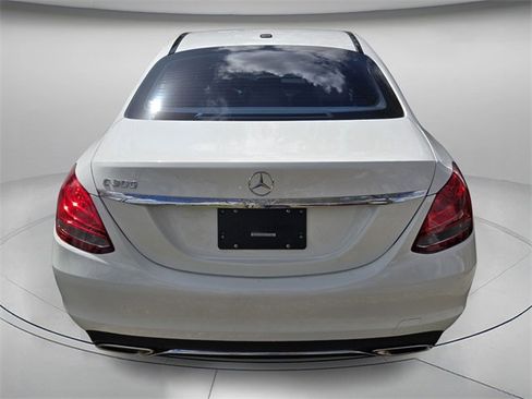 Used 2018 Mercedes-Benz C 300 Sedan image 5
