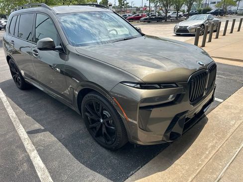 Used 2023 BMW X7 xDrive40i w/ Executive Package AWD/4WD image 3