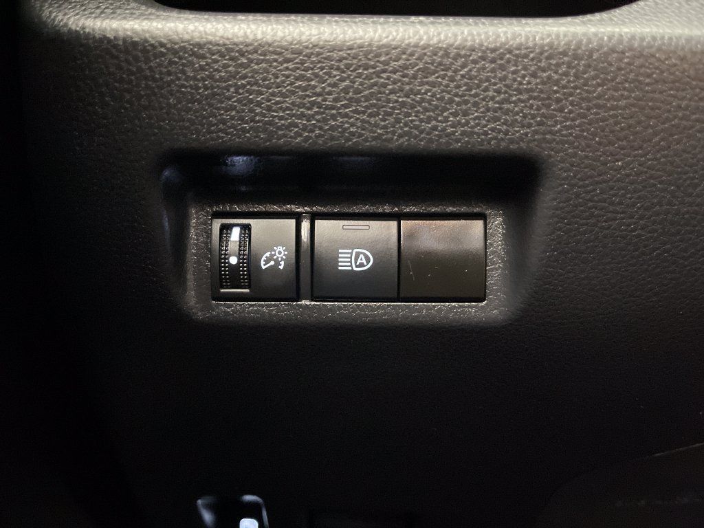 Certified 2024 Toyota RAV4 XLE AWD/4WD image 28
