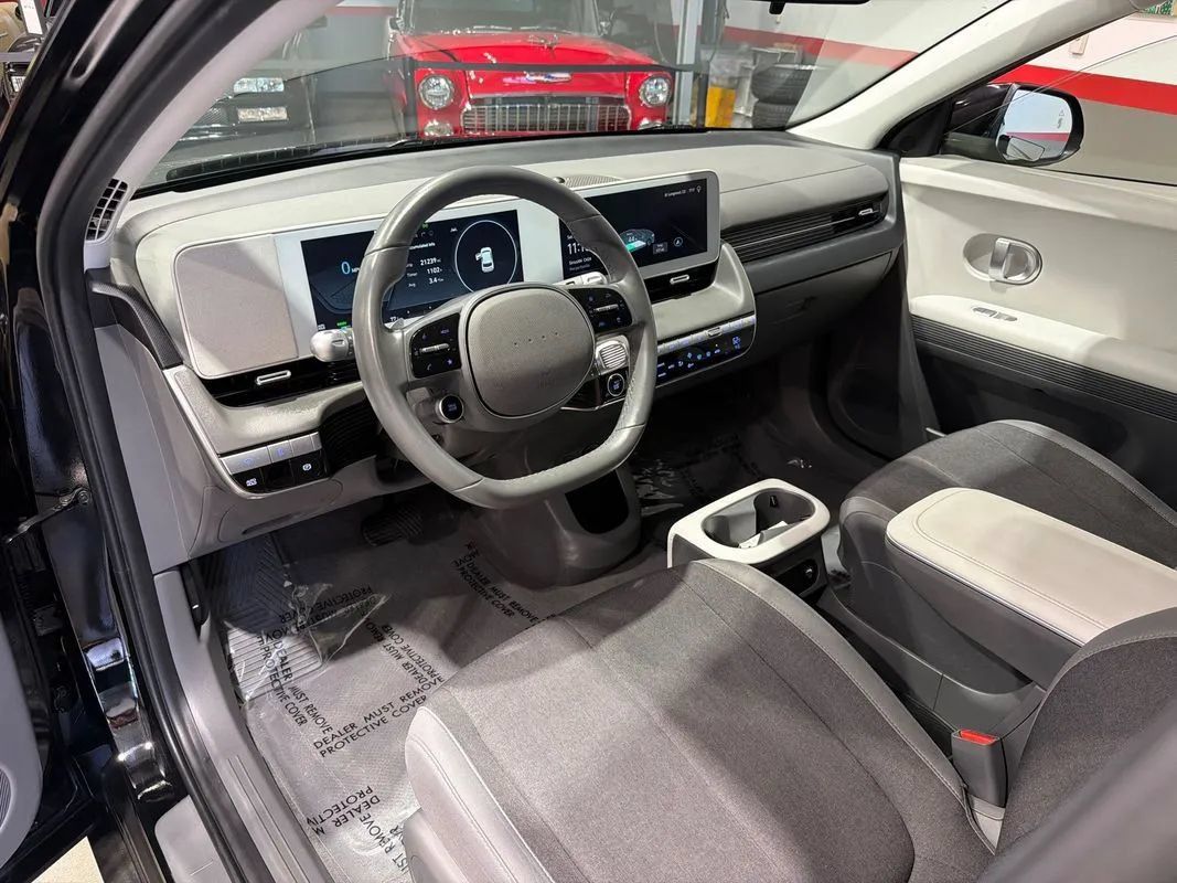Used 2024 Hyundai Ioniq 5 SE AWD/4WD image 97