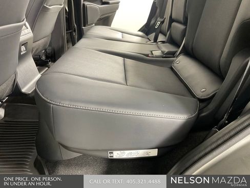 Used 2025 Lexus GX 550 w/ Accessory Package (2T) AWD/4WD image 27
