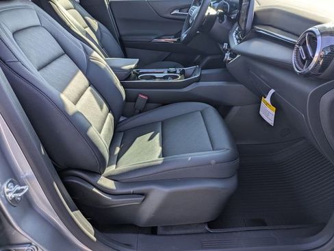 New 2026 Chevrolet Equinox LT w/ Convenience Package II FWD image 39