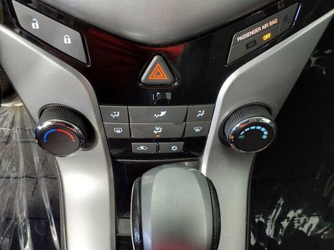 Used 2014 Chevrolet Cruze LT FWD image 18