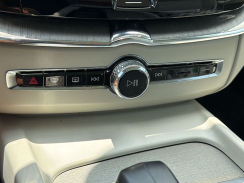 Used 2023 Volvo XC60 B5 Plus w/ Protection Package Premier FWD image 16