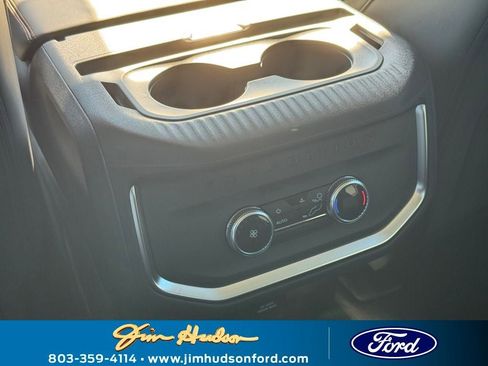 New 2025 Ford Expedition Active image 9