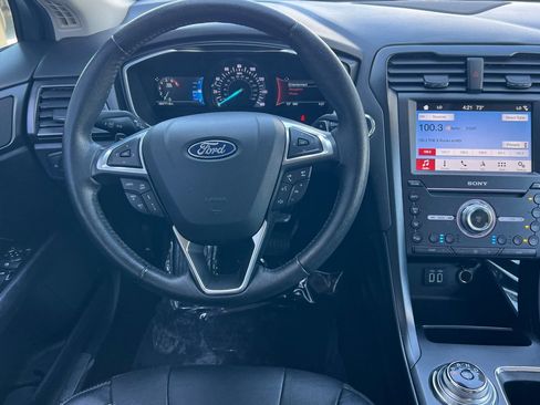 Used 2019 Ford Fusion Titanium AWD/4WD image 11