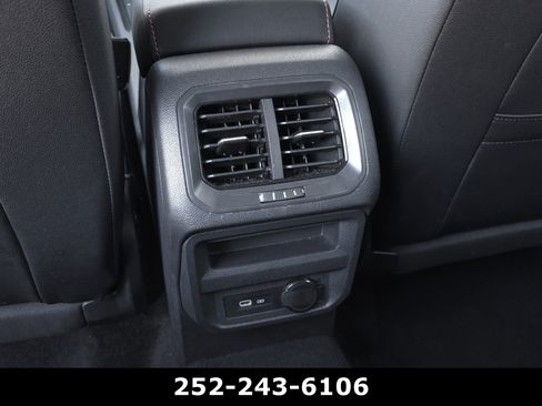 Used 2024 Volkswagen Tiguan Wolfsburg Edition image 31