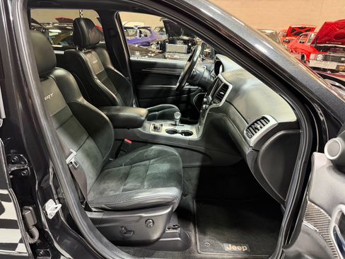 Used 2014 Jeep Grand Cherokee SRT8 w/ Luxury Group II AWD/4WD image 42
