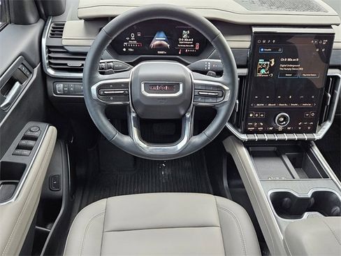 Used 2024 GMC Acadia Elevation w/ Trailering Package image 5