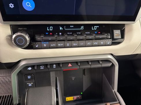 Used 2025 Toyota Sequoia Capstone AWD/4WD image 14